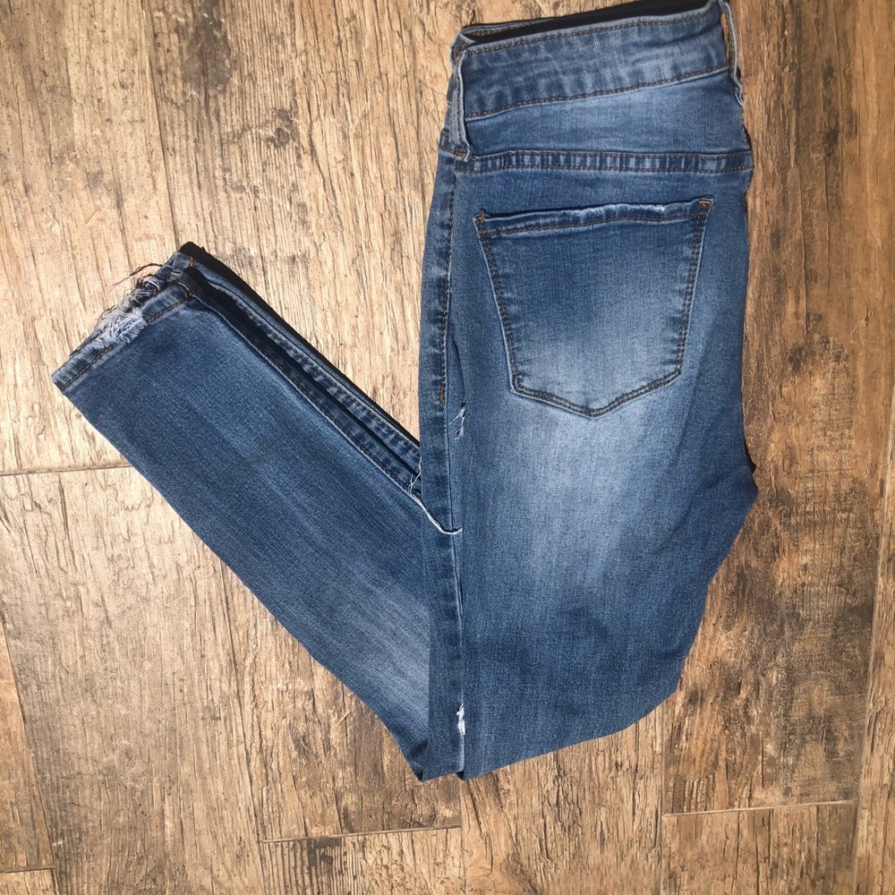 Blue Washed Ripped Jeans - Picture 4 of 4